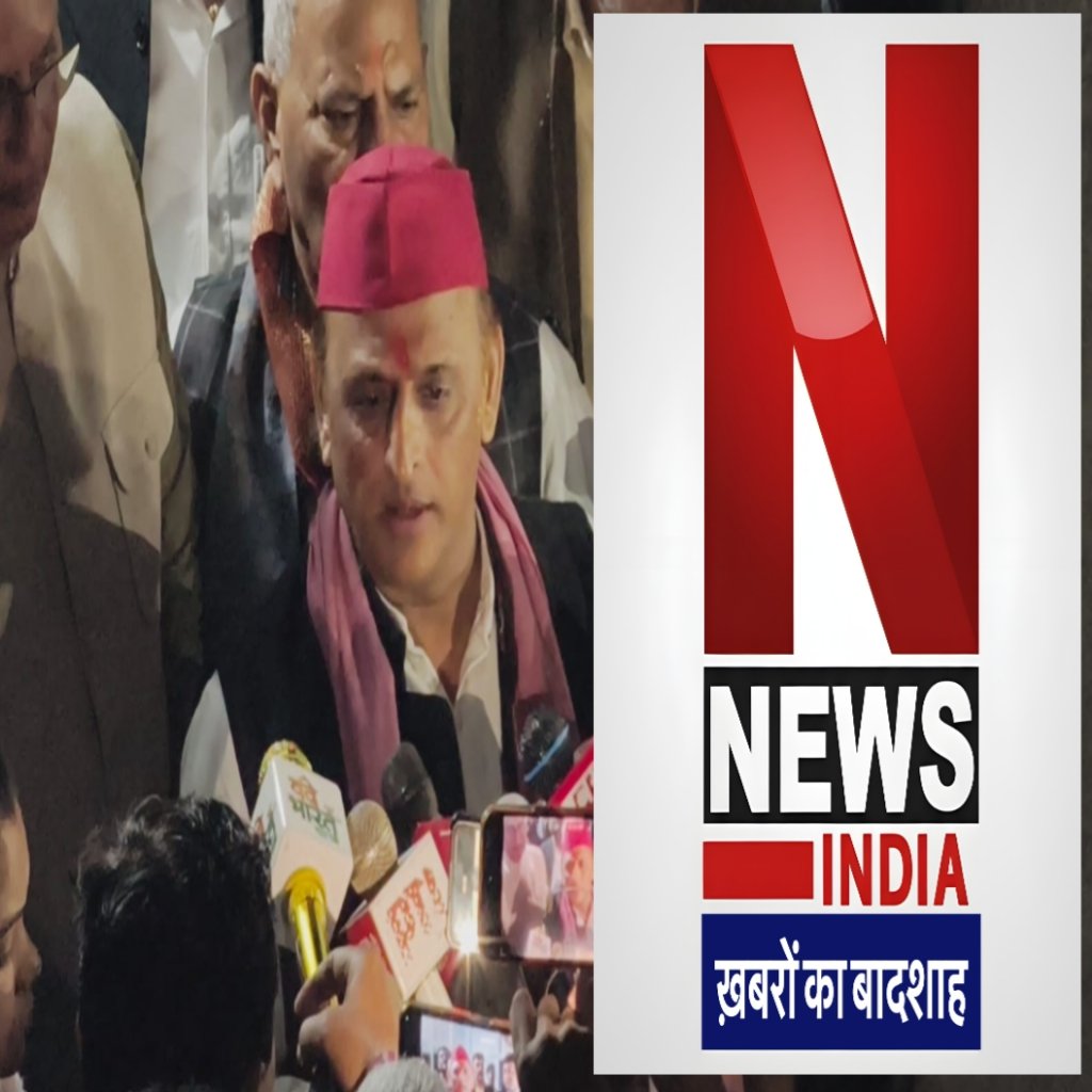 फतेहपुर में बढ़ा सियासी बवाल: दिवंगत लेखपाल सुधीर के घर पहुँचे अखिलेश यादव, बोले—“दोषियों को बचने नहीं दूंगा”